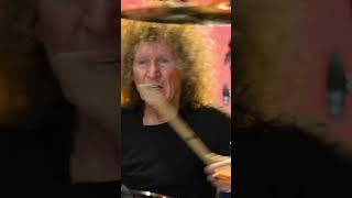 Tommy Aldridge performs “Bark At The Moon” by Ozzy Osbourne#drumeo #ozzyosbourne