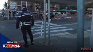 Milano, tir uccide donna che attraversava sulle strisce con i figli nel passeggino e scappa