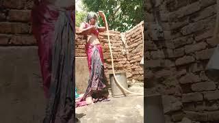 Bhabhi bath || village bhabhi bath || village bhabhi || village bhabhi washing clothes #village