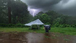 A VIOLENT DOWNPOUR! SOLO CAMPING IN HEAVY RAIN AND THUNDER - RELAXING CAMPING RAIN
