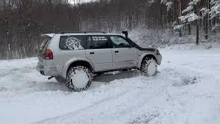 Mitsubishi Pajero Sport 3.0 V6 Hard Off Road in Snow