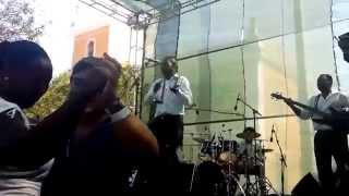 Bitori ft Chando Graciosa LIVE at AME