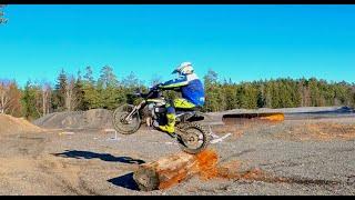 Log jumping - first time practice | Yamaha WR250F 2023 | enduro | Haninge MK