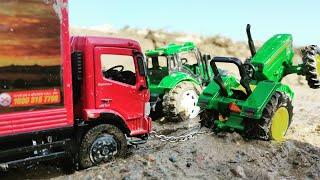 Diecast Model of Mahindra Furio Truck Stuck In Mud | Auto Legends