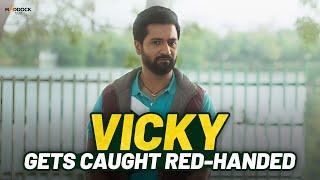 Vicky Gets CAUGHT Red Handed by Sara in Zara Hatke Zara Bachke | Maddock Films