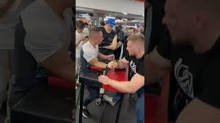 Danil Ustinov vs Artyom Morozov pt.1 #armwrestling