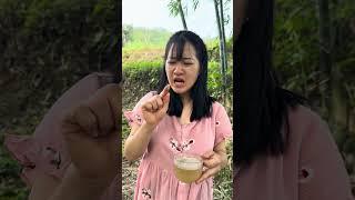 Never Stir Coffee With Your Hand – It’s Risky! #bushcraft #camping #hacks