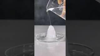 Pengen gak percaya, tapi… #hotice #water #vinegar #experiment  #satisfying