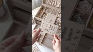 Is This The Most Satisfying Jewelry Box Ever?