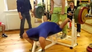 Urii Rodikov 200 kg RAW bench press!