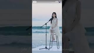 冯提莫 :  #一个海边的拍摄花絮