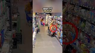 Everyone Ignored Her, a Little Girl Came to the Rescue!