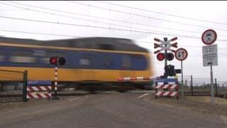 Dutch Railroad Crossing - AHOB Zwolle Nieuwendijk (3)