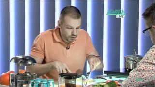 Алексей Суханов ест яичницу /// УТРО