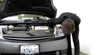 Prius HID Headlight Replacement in less than 3 minutes - Luscious Garage