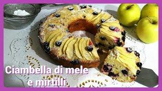 Ciambella di mele e mirtilli