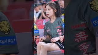 스타킹 체크하는 이주은(Lee Ju-Eun)치어리더