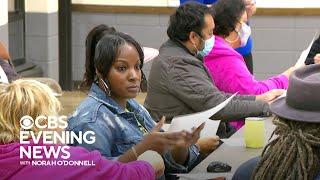 Group of citizen journalists work to document government meetings