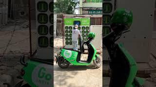 Sirf 6 seconds mein battery charge , kamaal ho gaya bhai #electricvehicle #electricscooter