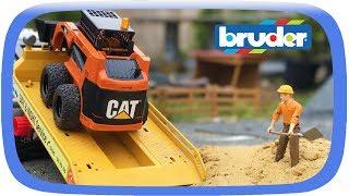 Construction RC models: unique BRUDER CATERPILLAR Skid Steer Loader BOBCAT