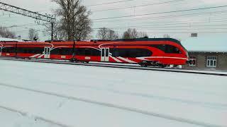 Rongiliiklus Kehra jaamas / Passenger trains at Kehra train station