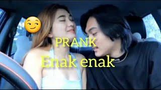 Prank enak enak di dalam mobil