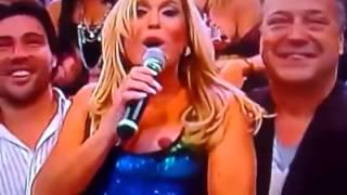 SUZANA VIEIRA PAGANDO PEITINHO NO FAUSTAO completo