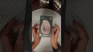 New pink mouse #unboxing #asmr #logitech #techgirl #tech Musica: You Know Músico: Jeff Kaale