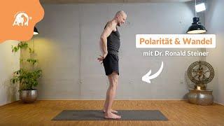 Philosophie auf der Matte – Polarität & Wandel durch Yoga erfahren