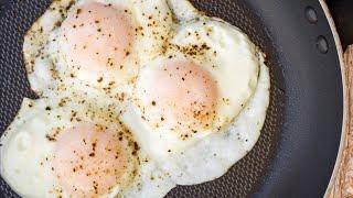 The Reason You Should Use Paprika To Season Fried Eggs