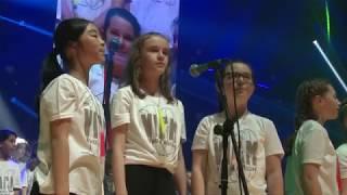 Paddox Primary School sing When I Grow Up