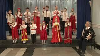 3. "Как у наших у ворот". Русская народная песня