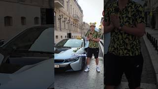 Устроился в такси на BMW I8