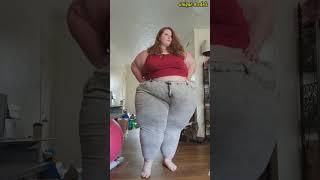 beautiful BBW white famous model Hayley  curvy fashion star Wiki bio networth education