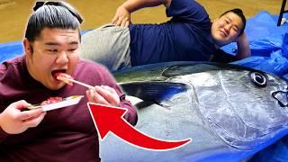 400-lb Sumo Wrestlers EAT a Whole 400-lb Tuna