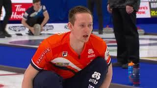 #wmcc2021 Darren Moulding (CAN) asks for a hog line official to eyeball Laurens Hoekman (NED)