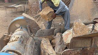 "Big Rock Crusher Machine: A Giant in Action"Big Rock Crushing: A Powerful Process"#stonecrusher