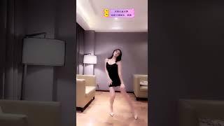 Chinese Network female anchor 花椒主播@萌妮 热舞 17
