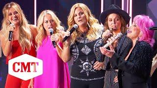 Tanya Tucker, Brandi Carlile & Trisha Yearwood Perform "Delta Dawn" at the 2019 CMT Music Awards 