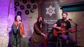 Anna Khvostenko, Alisa Ten, Vanya Zhuk. "Voron" (Russian folk song)