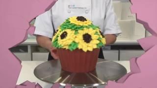 How to make a GIANT Sunflower Cupcake | The Classic Cupcake Co.