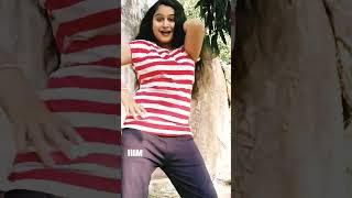 #youtubeshorts #viralvideo #bhojpurisong #Saumya Singh Official  kahe kam age me nachelu istej pa