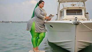 Fashion Gray Kurti & Green Leggings  for Plus-Size Women | Colors Contrast Tips & Outfit Ideas