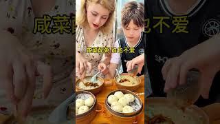 老外在中国待久了以后，早餐还是趁热吃才香！#美食 #包子 #chinatravel #金牌育言家 #混血萌娃
