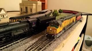 Athearn DDA40X 6936 running on 22" curves