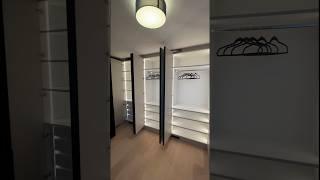 KLEIDERSCHRANK MIT LED BELEUCHTUNG FÜR DEINE GARDEROBE #kleiderschrank #garderobe  #möbeldesign