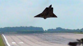 10 Rarely Seen Aviation Flybys & Moments Caught On Video