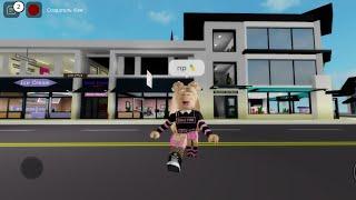 пранкую людей что roblox Queen brookhaven roblox