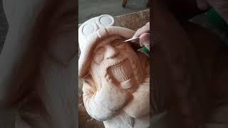 Гном Металлург из дерева Скульптура Резьба по дереву Виль Аптюшев Wood carving #shorts