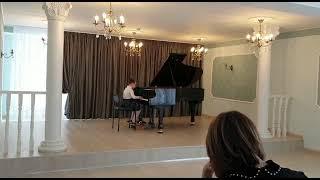 Ксения Деменьшина, 8 лет. Д. Штейнберг "Адажио", В. Коровицын "Емеля на печке едет"